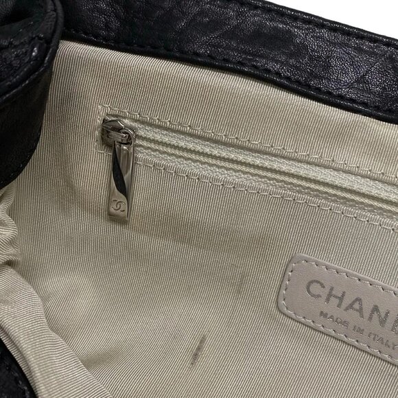 Auth CHANEL Chain Around / Matelasse A49889 Black Leather Shoulder Bag - Picture 15 of 16